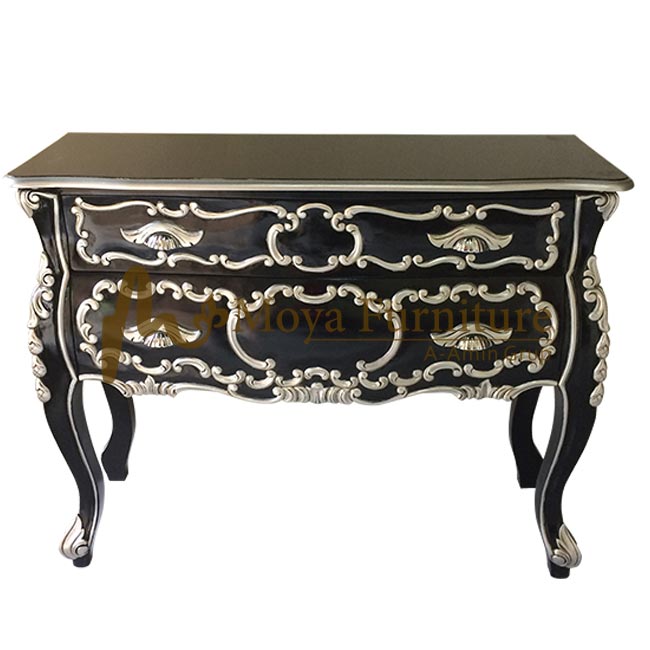 Classic commode with drawers
